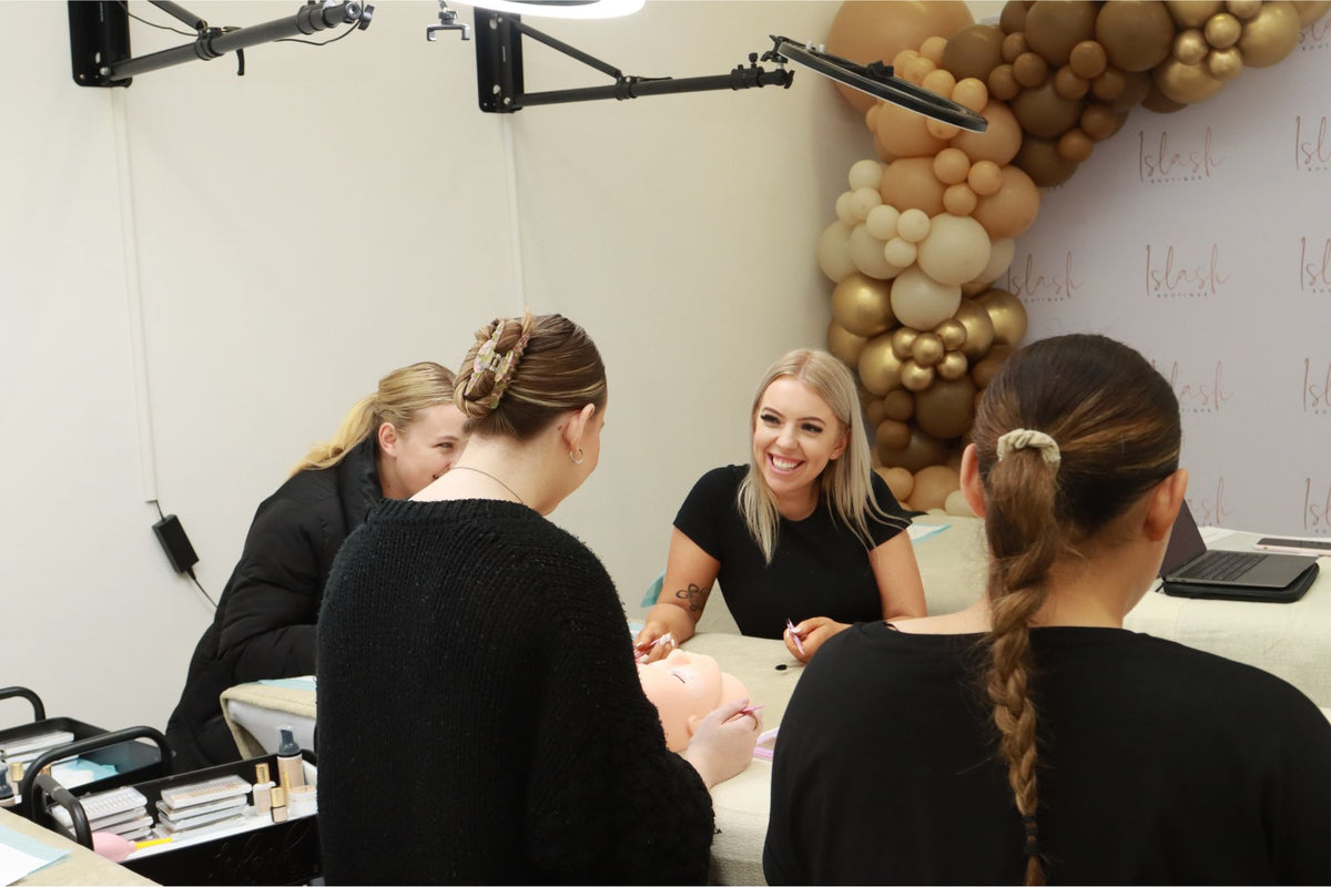 Eyelash Extension Classroom Course Ipswich Islash Boutique Islashboutique